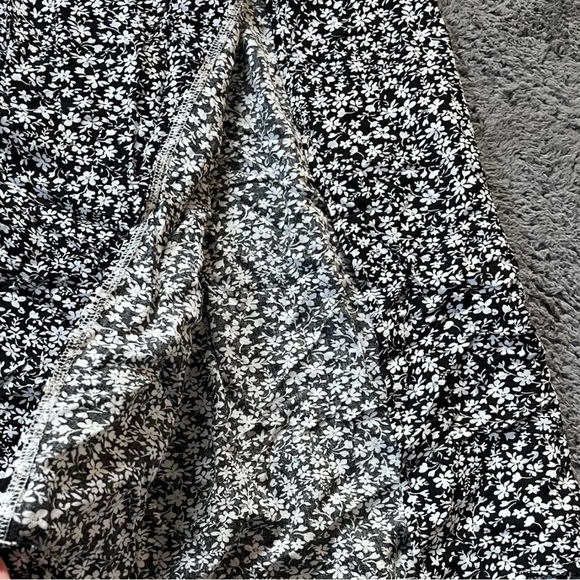 Black and white floral High Waist midi skirt with Slit #floral #midi - Picture 3 of 3